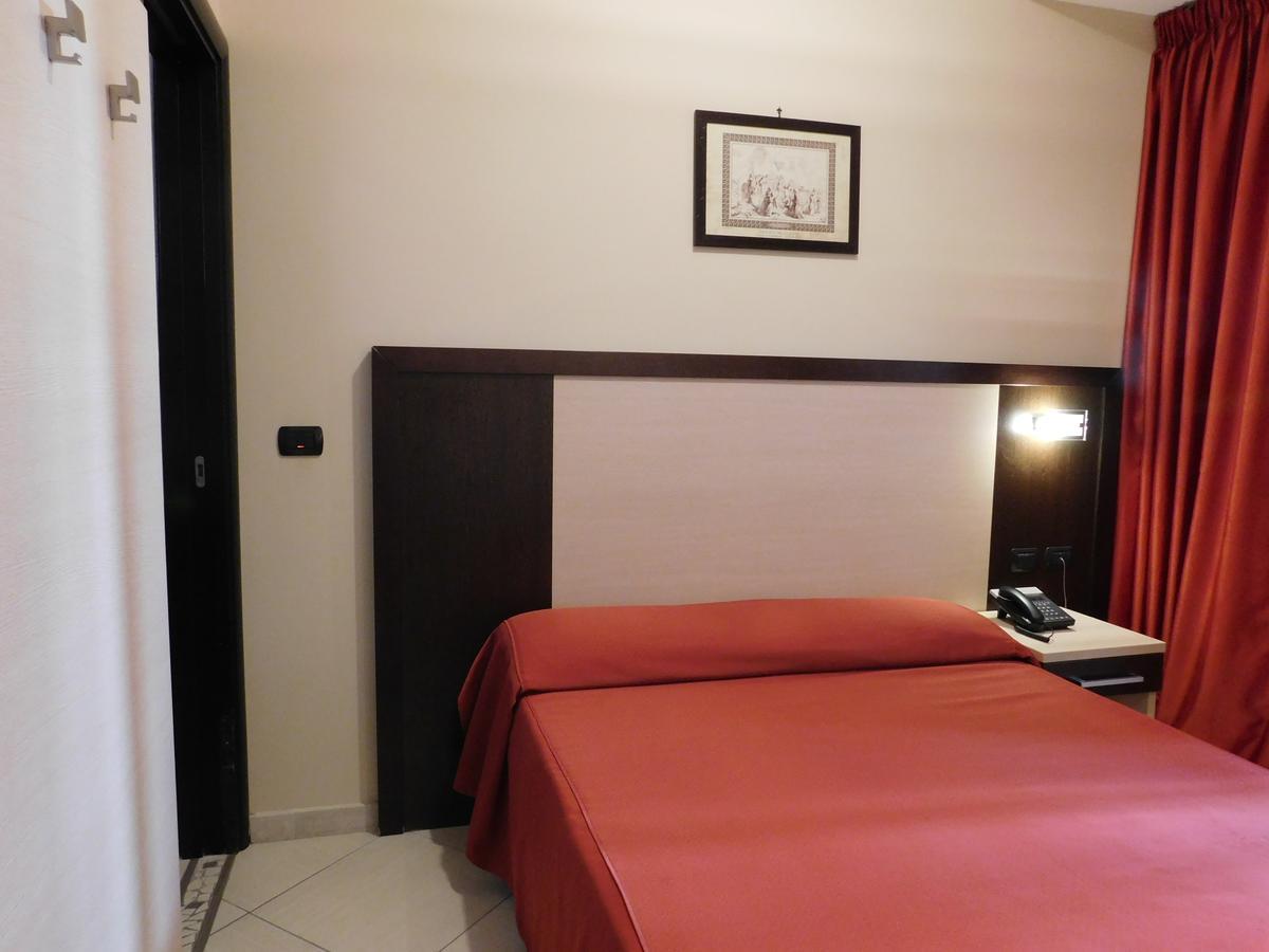 Hotel Risberg Gallipoli Bagian luar foto
