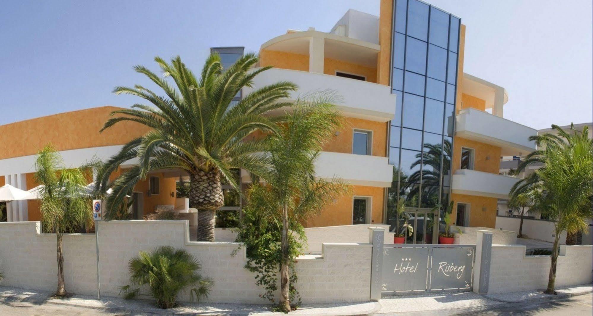 Hotel Risberg Gallipoli Bagian luar foto